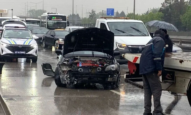 Kocaeli İzmit’te yağışlı hava kazaya yol açtı: 1 yaralı 1 kocaeli izmitte yagisli hava kazaya yol acti 1 yarali DIiifunE