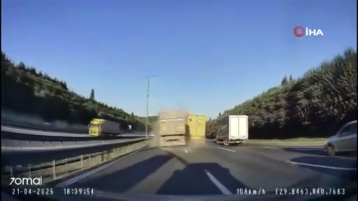 kocaeli tem otoyolunda zincirleme kaza sans eseri yaralanan olmadi 0 95UGPFNy
