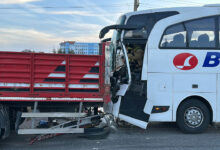 kutahyada kaza yolcu otobusu tira carpti JTx1X3Oi