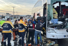 kutahyada yolcu otobusu tira carpti 14 yarali J7feEx4f