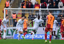 lider galatasaray kasimpasada tokezledi 6 gol 1er puan fWRhva75