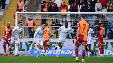 lider galatasaray kasimpasada tokezledi 6 gol 1er puan fWRhva75