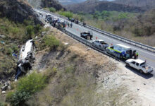 meksikada otobus sarampole yuvarlandi 11 olu LS5fvJ2a