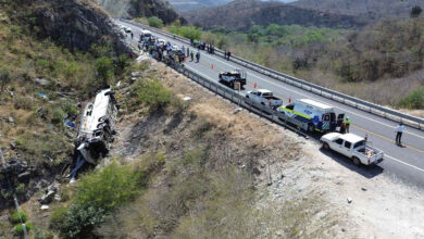 meksikada otobus sarampole yuvarlandi 11 olu LS5fvJ2a