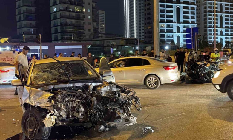 Mersin’de trafik kazası: Kavşakta çarpışan otomobil ikiye bölündü 1 mersinde trafik kazasi kavsakta carpisan otomobil ikiye bolundu VVqmxYzN