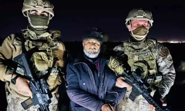 Mezarlıkta anne ve 2 kızını öldüren Şemsettin Erkuvan'a 3 kez ağırlaştırılmış müebbet hapis 1 mezarlikta anne ve 2 kizini olduren semsettin erkuvana 3 kez agirlastirilmis muebbet hapis CdJDrZBb