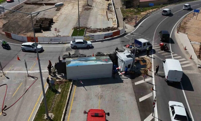 Muğla’da doğalgaz yüklü tır devrildi! 1 muglada dogalgaz yuklu tir devrildi mgzEQB9Q