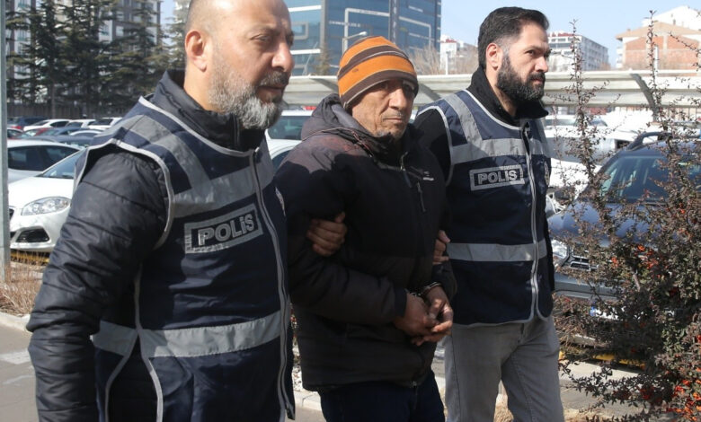Niğde'de beyin cerrahını bıçaklayan şüpheli tutuklandı 1 nigdede beyin cerrahini bicaklayan supheli tutuklandi WnCg8nfD