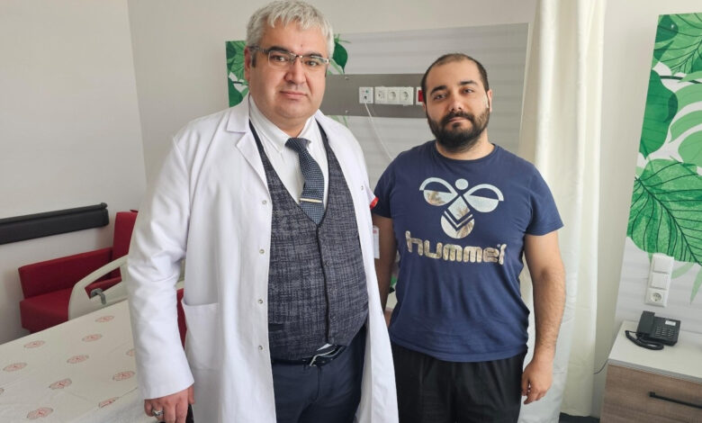 Niğde'de bıçaklı saldırıya uğrayan cerrah o anları anlattı: 'Emanetimi geri ver' deyip saldırdı 1 nigdede bicakli saldiriya ugrayan cerrah o anlari anlatti emanetimi geri ver deyip saldirdi FiF1gzXa