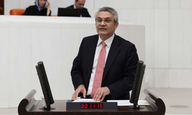 Oğuz Kaan Salıcı: Hem barış olsun hem demokrasi olsun 1 oguz kaan salicihem baris olsun hem demokrasi olsun IIm76mxg