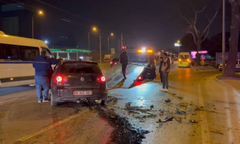 Otomobil minibüse çarptı: 10 yaralı 1 otomobil minibuse carpti 10 yarali FTqikEGp
