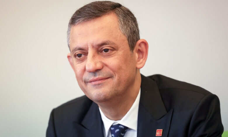 Özgür Özel'den kadınlara çağrı: Gelin seçin, tarihe geçin 1 ozgur ozelden kadinlara cagri gelin secin tarihe gecin gBqtXI6h