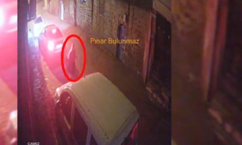 Pınar Bulunmaz'ın şüpheli ölümünde yeni görüntüler: Koşarak kaçtı, eşi takip etti 1 pinar bulunmazin supheli olumunde yeni goruntuler kosarak kacti esi takip etti IyjS8pIs