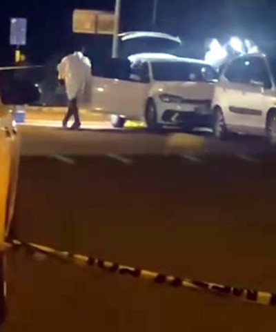 Polisin durdurduğu araçtan 3 tabanca, 3 el bombası, 1 kalaşnikof çıktı 2 polisin durdurdugu aractan 3 tabanca 3 el bombasi 1 kalasnikof cikti 0 afmF2SZW