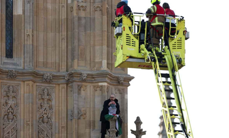 Protestocu, Big Ben'e tırmandı: 'Özgür Filistin' 1 protestocu big bene tirmandi ozgur filistin 36ndgmTH