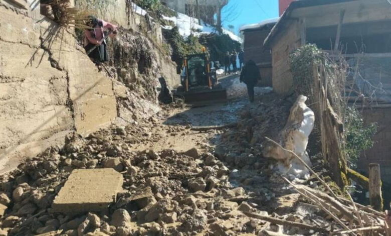 Rize’de heyelan: 4 ev tahliye edildi 1 rizede heyelan 4 ev tahliye edildi eWxggqEt