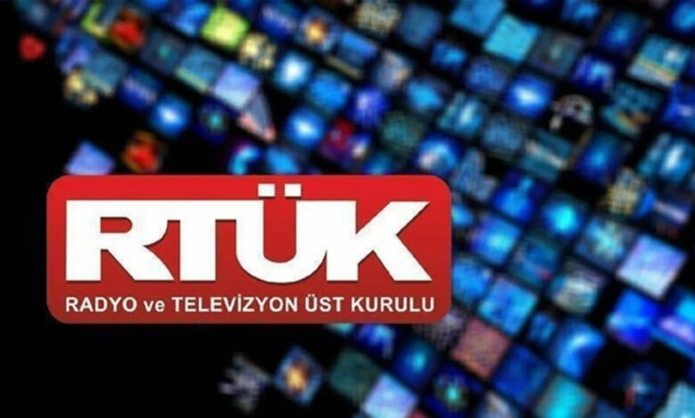 RTÜK'ten SZC TV'ye ceza: 'Halkı sokağa çağırdı, darbe iması yaptı' 1 rtukten szc tvye ceza halki sokaga cagirdi darbe imasi yapti tFxEWe7S
