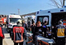 sakaryada minibusle otomobil carpisti 5i cocuk 10 yarali fGwmkI7F