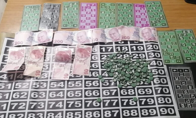 Samsun'da dernekte kumar oynayanlara 351 bin lira para cezası 1 samsunda dernekte kumar oynayanlara 351 bin lira para cezasi YmWd68qL