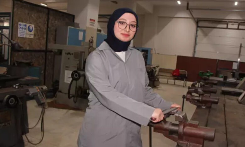 Samsun'da lisenin makine tasarım bölümünün tek kız öğrencisi 1 samsunda lisenin makine tasarim bolumunun tek kiz ogrencisi iYLiJcD9