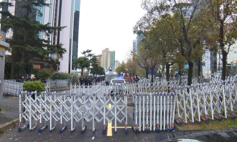 Şişli'deki Suriye Başkonsolosluğu için çevre tedbiri alındı 1 sislideki suriye baskonsoloslugu icin cevre tedbiri alindi 6p17yU5H