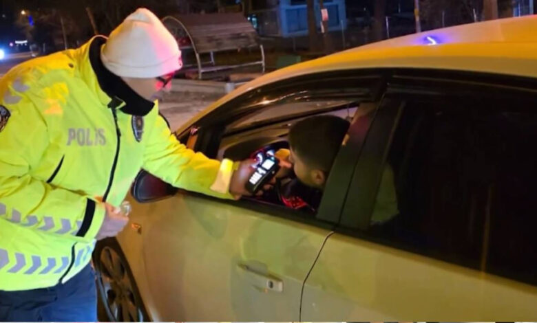 Trafik denetimleri sıklaştı: 528 bin sürücüye ceza 1 trafik denetimleri siklasti 528 bin surucuye ceza cupNbWib