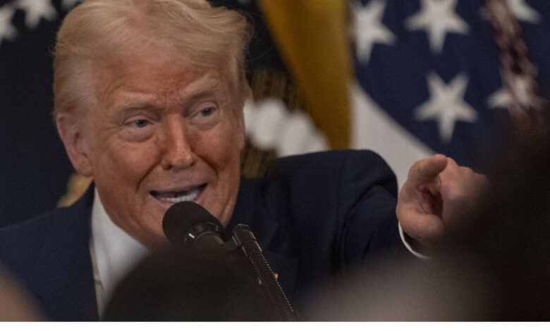 Trump, Çin'e yönelik gümrük vergisi oranını yüzde 10'dan yüzde 20'ye çıkardı 1 trump cine yonelik gumruk vergisi oranini yuzde 10dan yuzde 20ye cikardi ZgOkjV6M