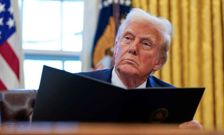 Trump: Meksika ve Kanada'ya yönelik ek gümrük vergileri 4 Mart'ta yürürlüğe girecek 1 trump meksika ve kanadaya yonelik ek gumruk vergileri 4 martta yururluge girecek T6AsqZU8