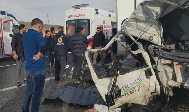 vanda kaza minibus ile kamyonet carpisti 6 olu 8 yarali 1 Ay55vDgz