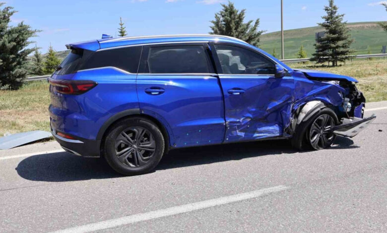 Yozgat’ta traktör ve otomobil çarpıştı: 2’si çocuk 3 yaralı 1 yozgatta traktor ve otomobil carpisti 2si cocuk 3 yarali OXlUgj1k