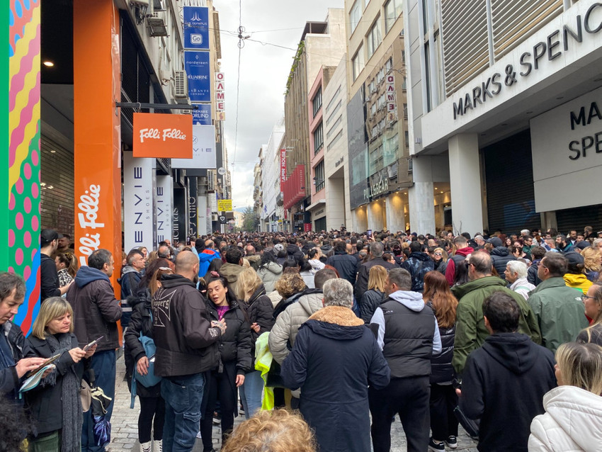 yunanistan tempinin yildonumunde sokakta ya onlarin k ri ya bizim hayatimiz 3 NOnLWmQG