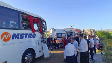 afyonkarahisarda zincirleme kaza 24 yarali GDNGuq2n