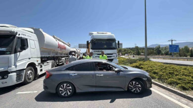 boluda korku dolu anlar tir otomobili 60 metre surukledi mucize kurtulus LiEwI99y