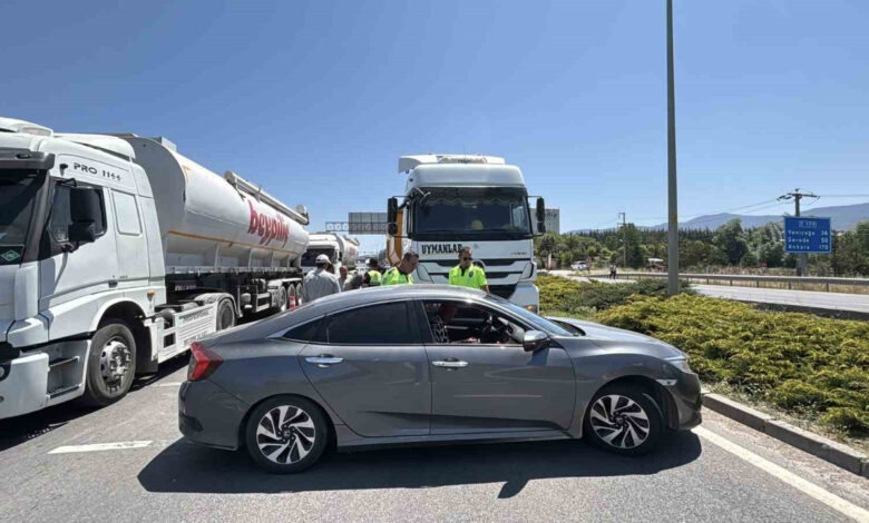 Bolu’da korku dolu anlar: Tır otomobili 60 metre sürükledi, mucize kurtuluş 1 boluda korku dolu anlar tir otomobili 60 metre surukledi mucize kurtulus LiEwI99y