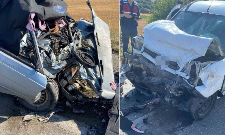 canakkale ezinede feci kaza iki arac kafa kafaya carpisti 2 kisi hayatini kaybetti F9KcEjQR