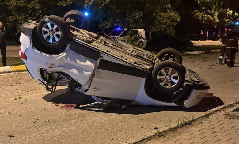 Erzincan’da dehşet anları: Otomobil ağacı kökünden söküp takla attı 1 erzincanda dehset anlari otomobil agaci kokunden sokup takla atti lzGzZ8zV