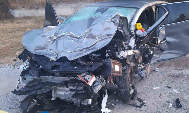 izmir mendereste feci zincirleme kaza 3 arac carpisti 5 kisi hayatini kaybetti 8xQN2hGp