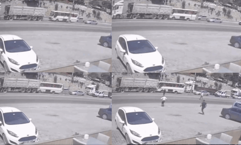Midibüs, tırla çarpıştı: 2 yaralı 1 midibus tirla carpisti 2 yarali iIhtCdaz