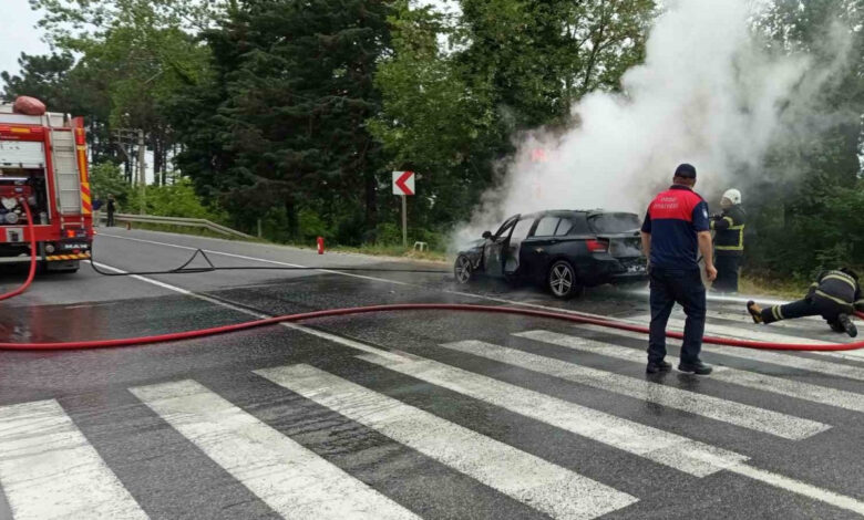 Ordu’da seyir halindeki otomobil alev alev yandı 1 orduda seyir halindeki otomobil alev alev yandi cv71iGnV
