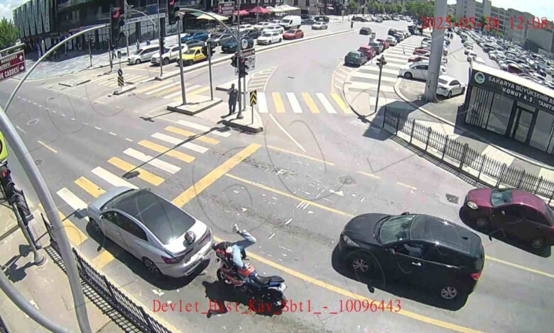 Sakarya’da 12 trafik kazası KGYS kameralarına yansıdı 1 sakaryada 12 trafik kazasi kgys kameralarina yansidi YuuKLeXd
