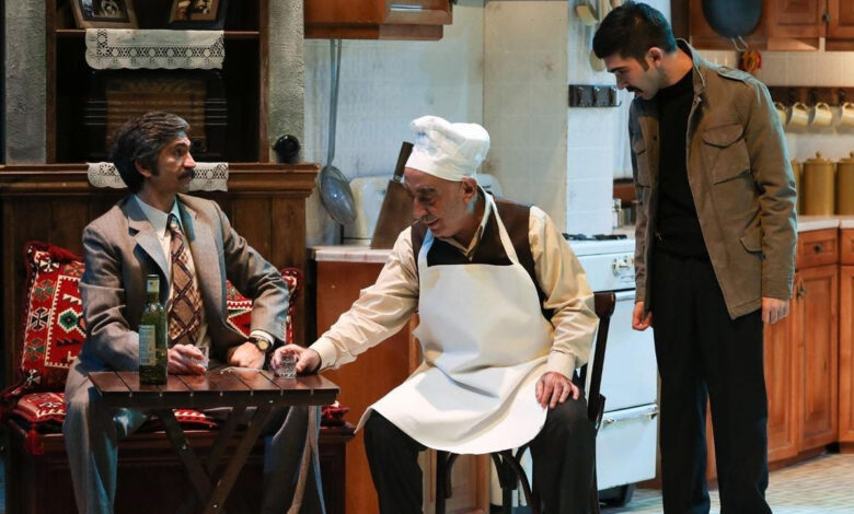 sener senden tiyatro sahnesine efsane veda zengin mutfagi 400 temsille kapali gise bitti O7gKkGIF