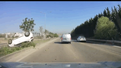ters donerek duran otomobildeki ciftin burnu bile kanamadi UiIIXvNJ