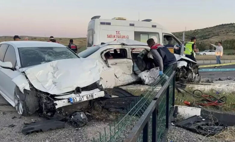 Yozgat’ta feci kaza: Aynı araçtaki karı koca öldü 1 yozgatta feci kaza ayni aractaki kari koca oldu Q8H12llA