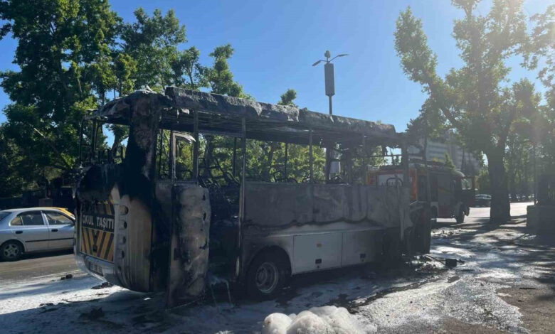 Ankara Çankaya’da minibüs yandı: Araç hurdaya döndü, sürücü hafif yaralandı 1 ankara cankayada minibus yandi arac hurdaya dondu surucu hafif yaralandi LRlGMWuS