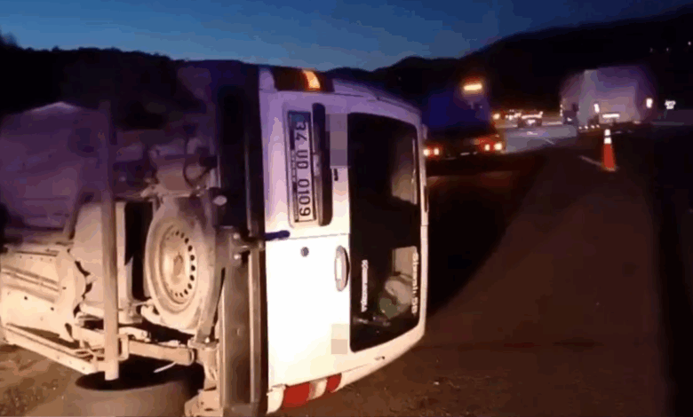 Bolu TEM’de mucize kurtuluş: Bariyerlere çarptı, araç yan yattı 1 bolu temde mucize kurtulus bariyerlere carpti arac yan yatti 6W4Qtkgs
