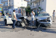 hasan ali yucel caddesinde feci carpisma araclar hurdaya dondu 3 yarali cKM6BDpS