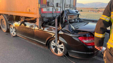 kayseride korkunc kaza otomobil tira ok gibi saplandi xdiE7EkJ