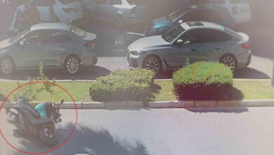 motosiklet devrildi surucu yerde kaldi 4pF75aET