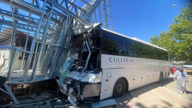 servis otobusu isyerine carpti 21 kisi yaralandi wYD7SXtq