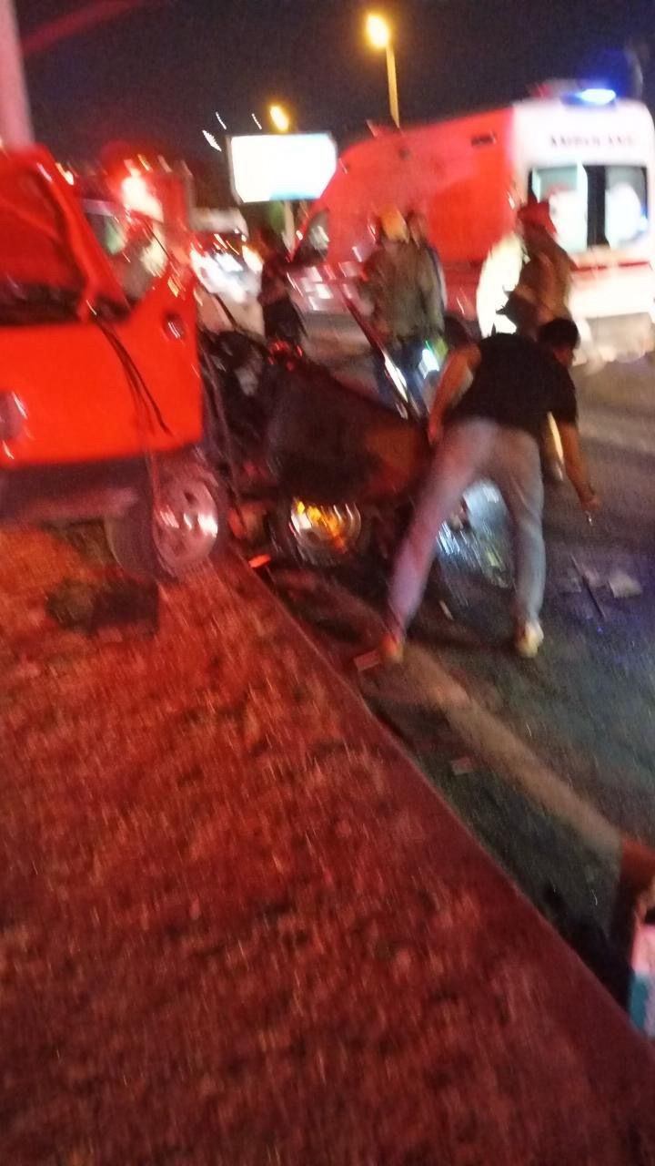 tofas direge saplandi arac ikiye bolundu surucu feci sekilde can verdi 1 NjPPDCk2